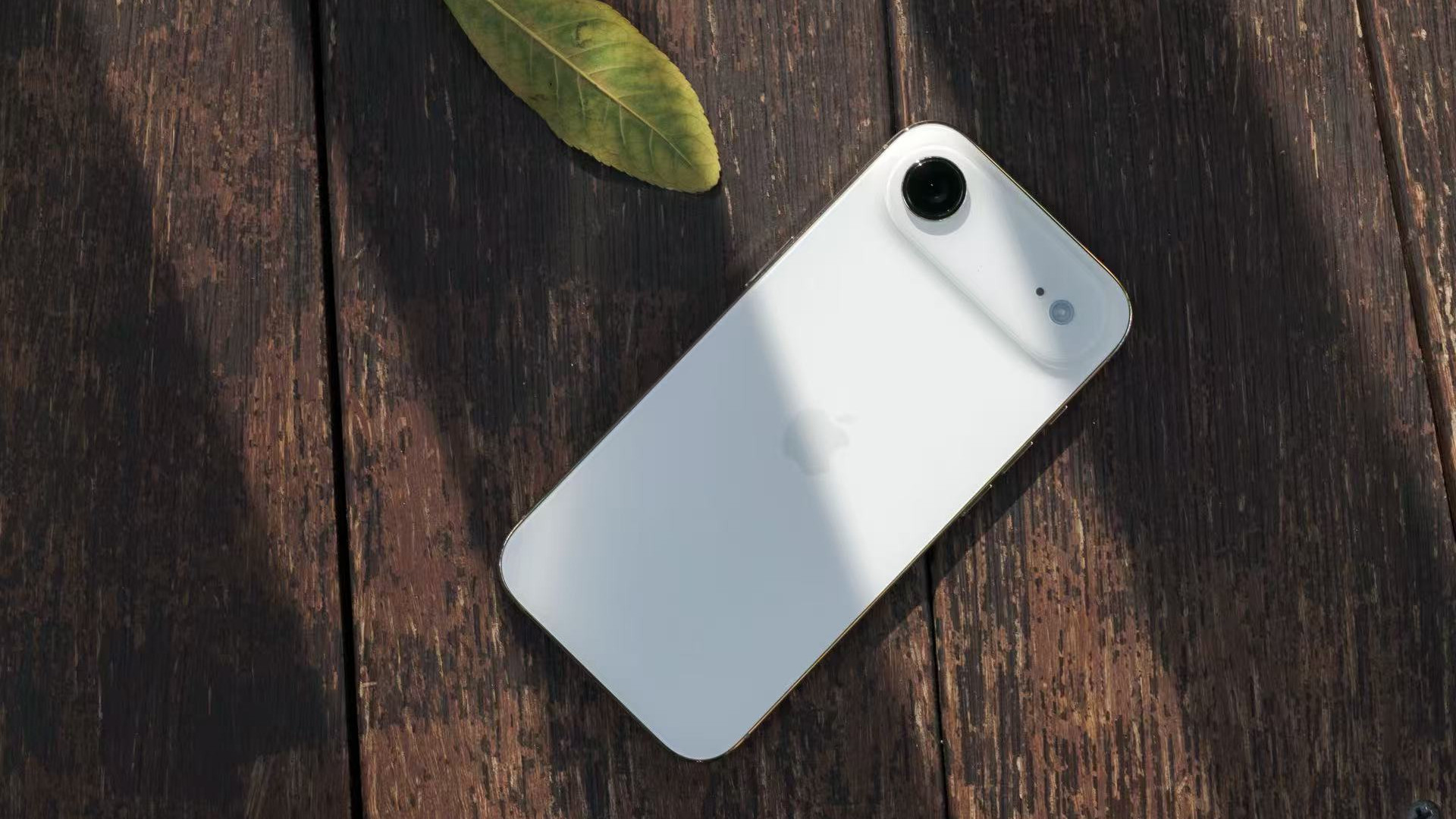 小屏旗舰的“复活”，是情怀回归还是市场幻觉？