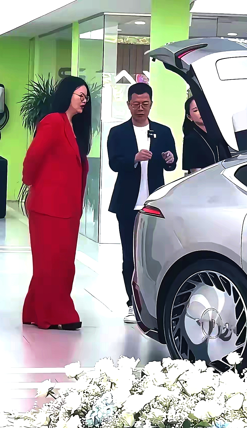 终于知道王岳伦为什么会离婚了。