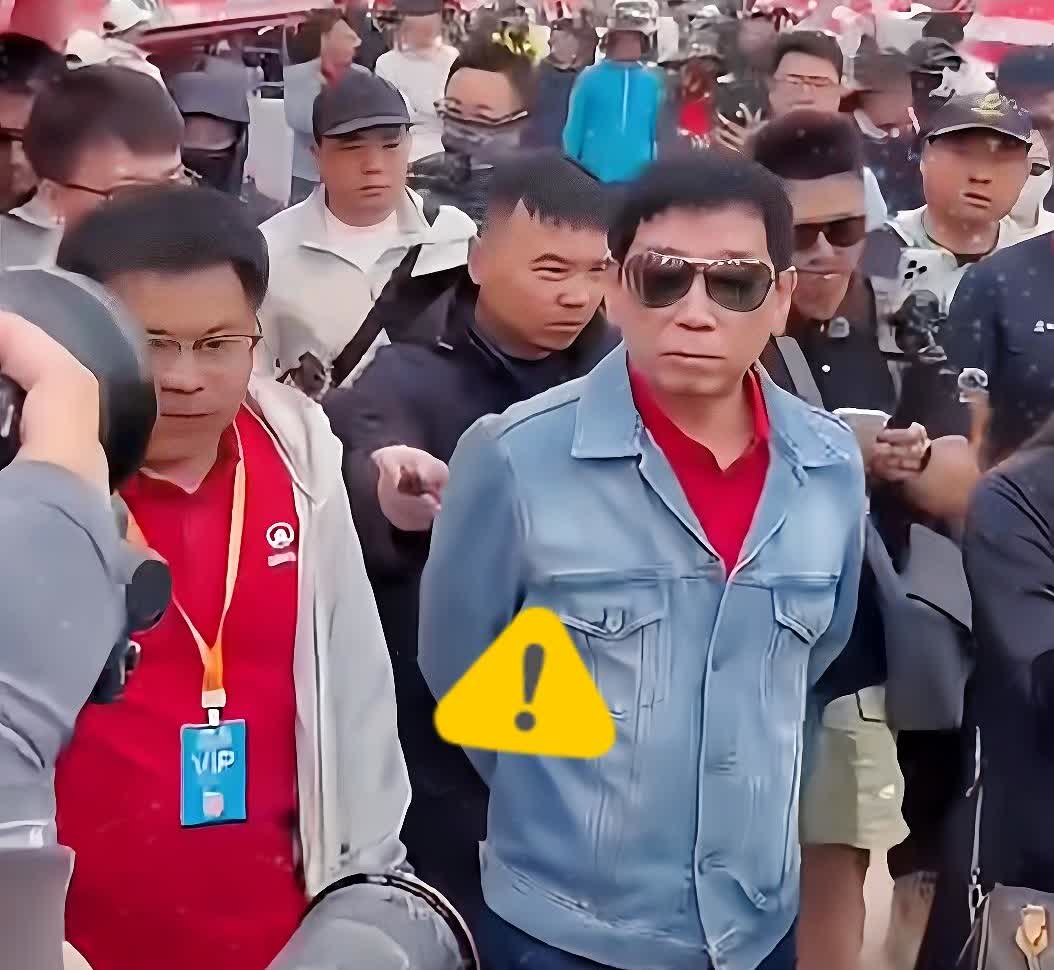 难怪魏建军最近这么活跃，原来长城汽车今年立下了卖400万辆车的“小目标”。可第一