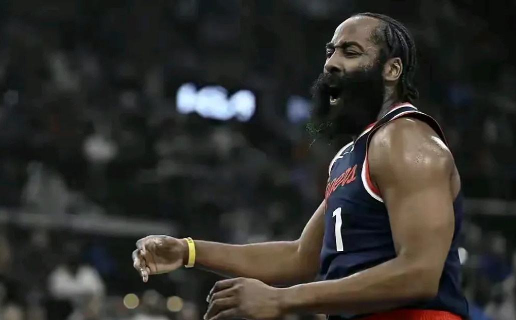 船挤掉勇士，重新登上西部前六。
北京时间3月27日，NBA常规赛继续进行，刚刚结