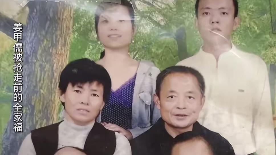 山东入室抢婴案庭审：4名人贩3人翻供，邻居“情报员”当庭装聋作哑