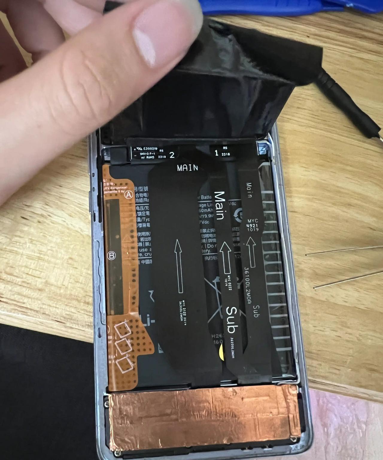下半年发布的安卓旗舰手机，目前好像只有荣耀Magic8是7200mAh和120W