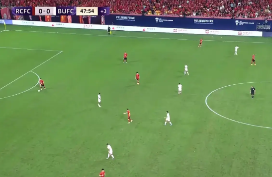 成都蓉城3：0曼谷联。
这场球踢得很辛苦，上半场0：0，蓉城控球70%，可是得势