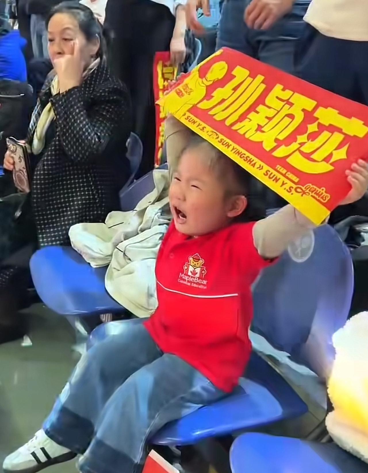 这么小的孩子，
不能是什么圈吧，
谁好谁坏不是大人教的吧！
从小就以孙颖莎为榜样