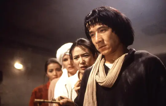    《飞鹰计划》真的一看就知道是成龙标签的电影。搞笑，打斗，金钱，美女…看的人