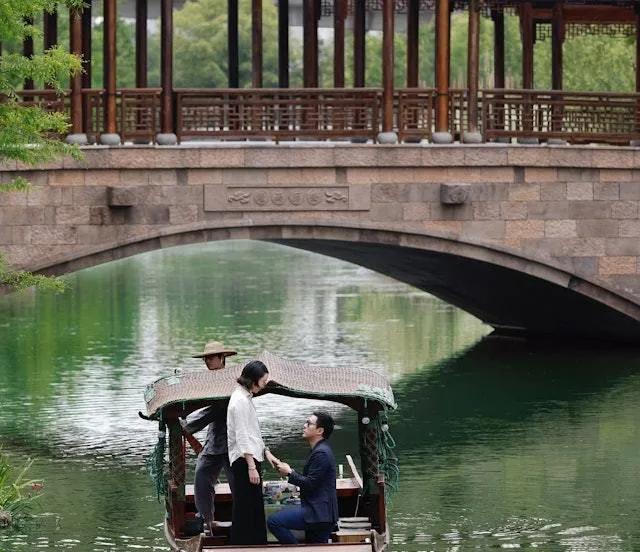 【#霍震霆曝儿子霍启仁已结婚# 】