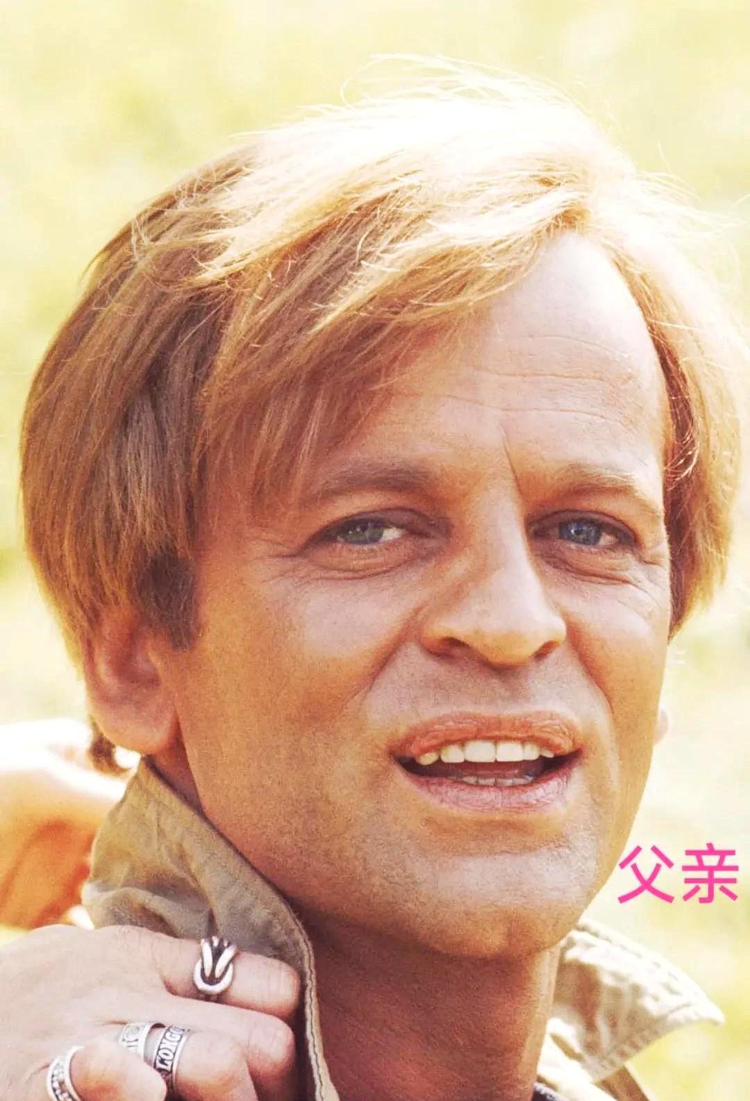 《苔丝》女主角娜斯塔西亚·金斯基仨孩子都已经很大了，大儿子超过40岁，俩女儿也和