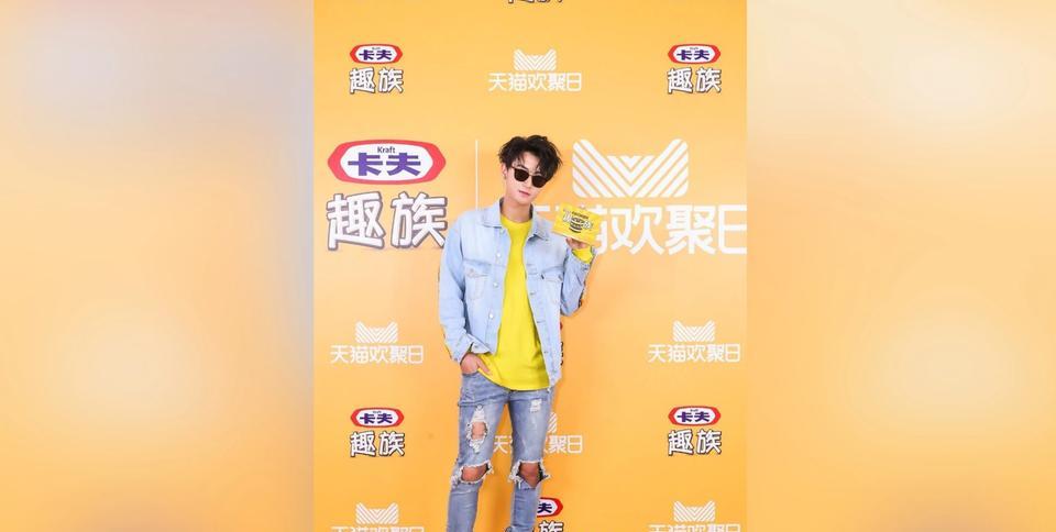 黄子韬这是跨界跨到“姨妈界”啦！主理卫生巾品牌上线，是要给女粉丝们“特殊关怀”吗