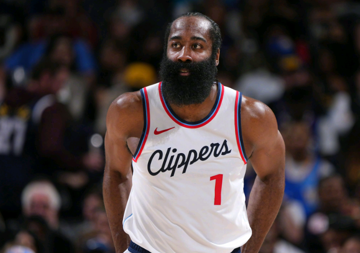 作为登密我感触良多，尤其是回往我登为了总冠军多次降薪被联盟视作眼中钉，我登错失了