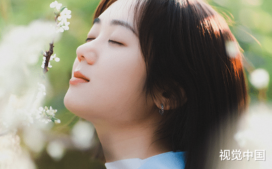 疼爱多年的养女回豪门认亲半年后，我停了给她亲生父母的注资，冷眼看他们一家流落街头