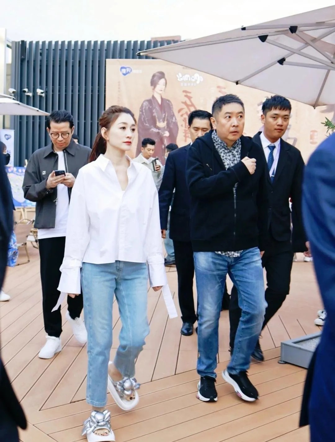 快五十岁的李小冉，身材长相怎么还这么少女啊，还特别自然，状态无敌好。