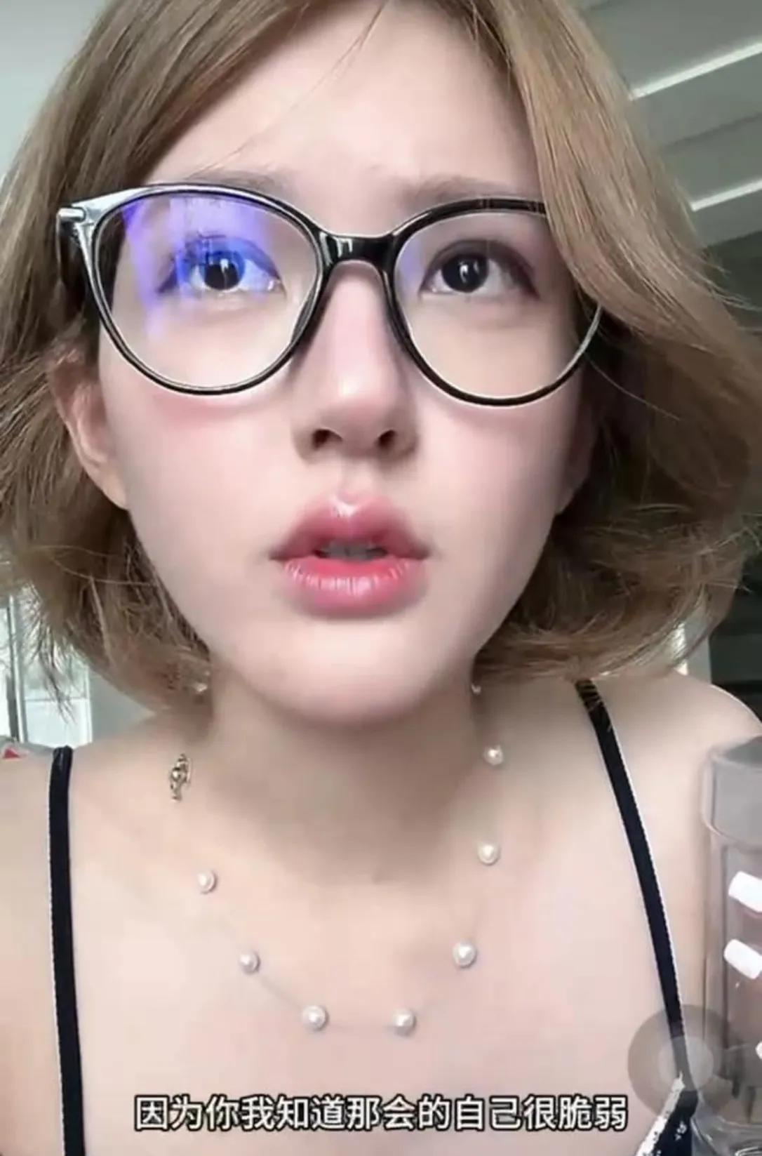 #张芷溪喊话银河酷娱履约# 奔兔影业创始人张芷溪发文控诉赵露思的经纪公司银河酷娱