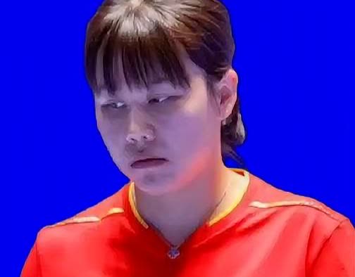 陈幸同
3秒换衣服堪称魔术
只为比赛多蹭两拍
陈幸同3秒钟换完衣服
别小
