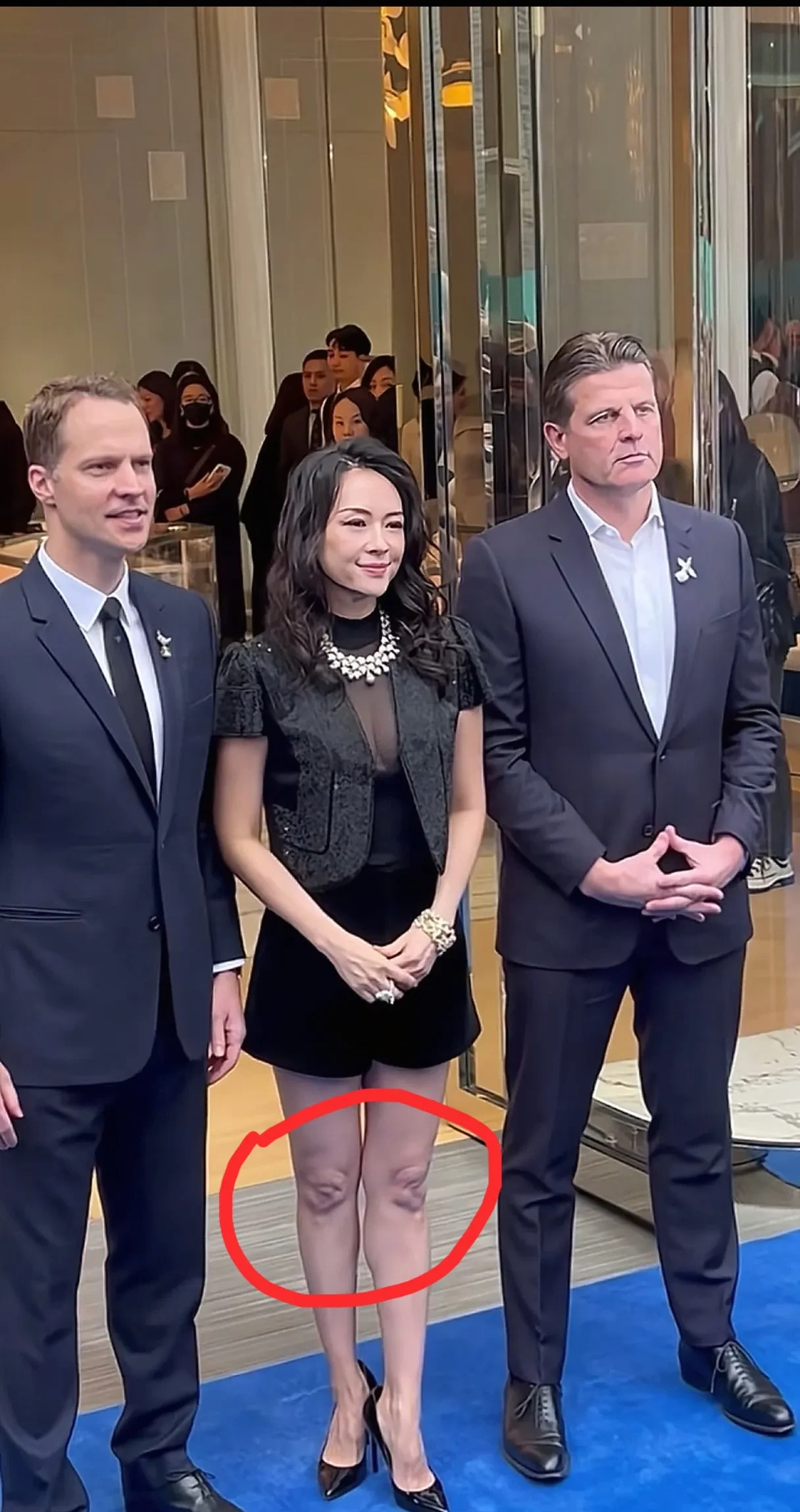 章子怡离婚后状态引争议











天哪！不敢相信，曾经的国际章，如今