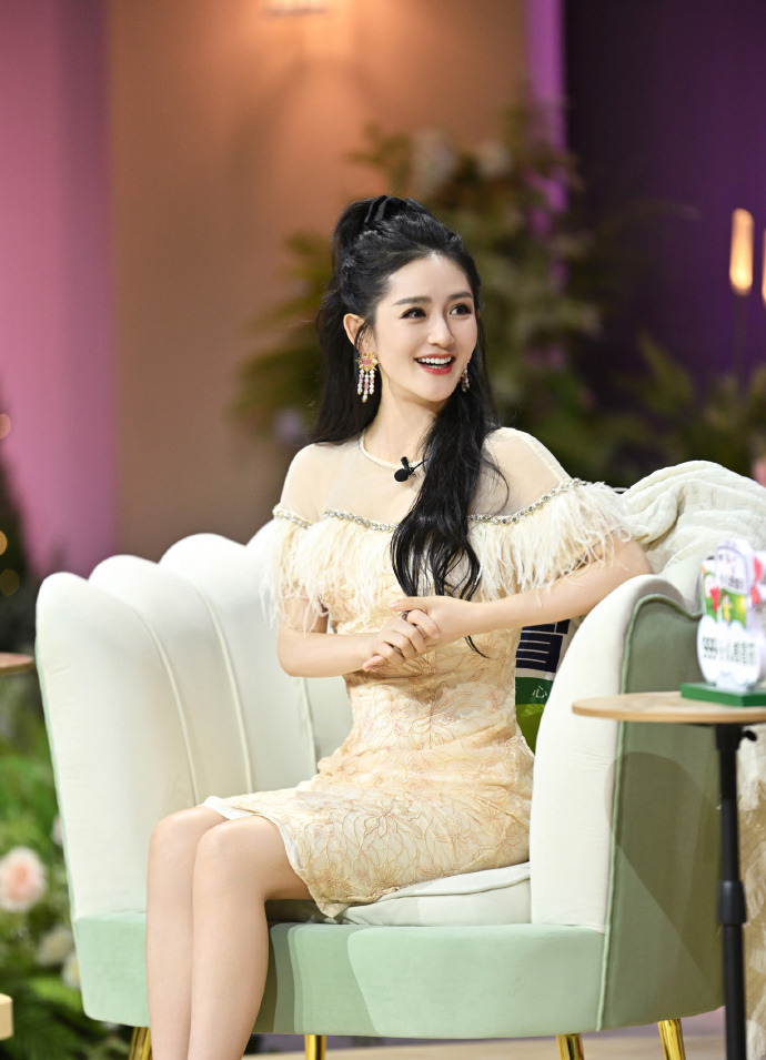 谢娜为浪姐三十位姐姐发图











我的天哪！谢娜居然一口气发了三十