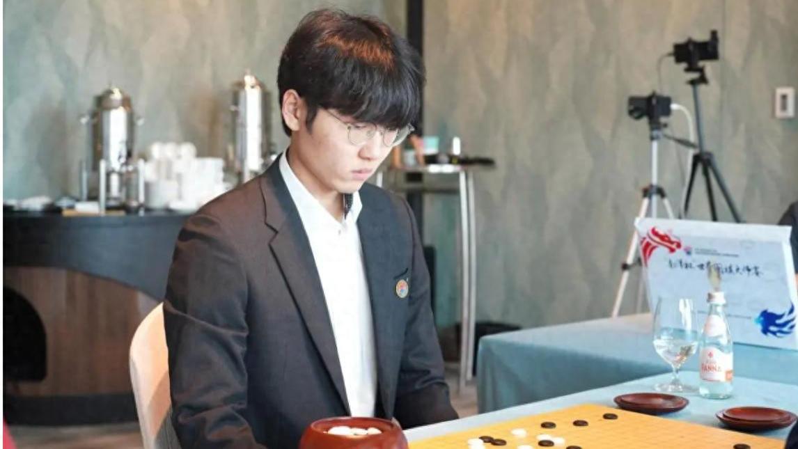 申真谞首局力克王星昊，距离追平柯洁冠军数一步之遥