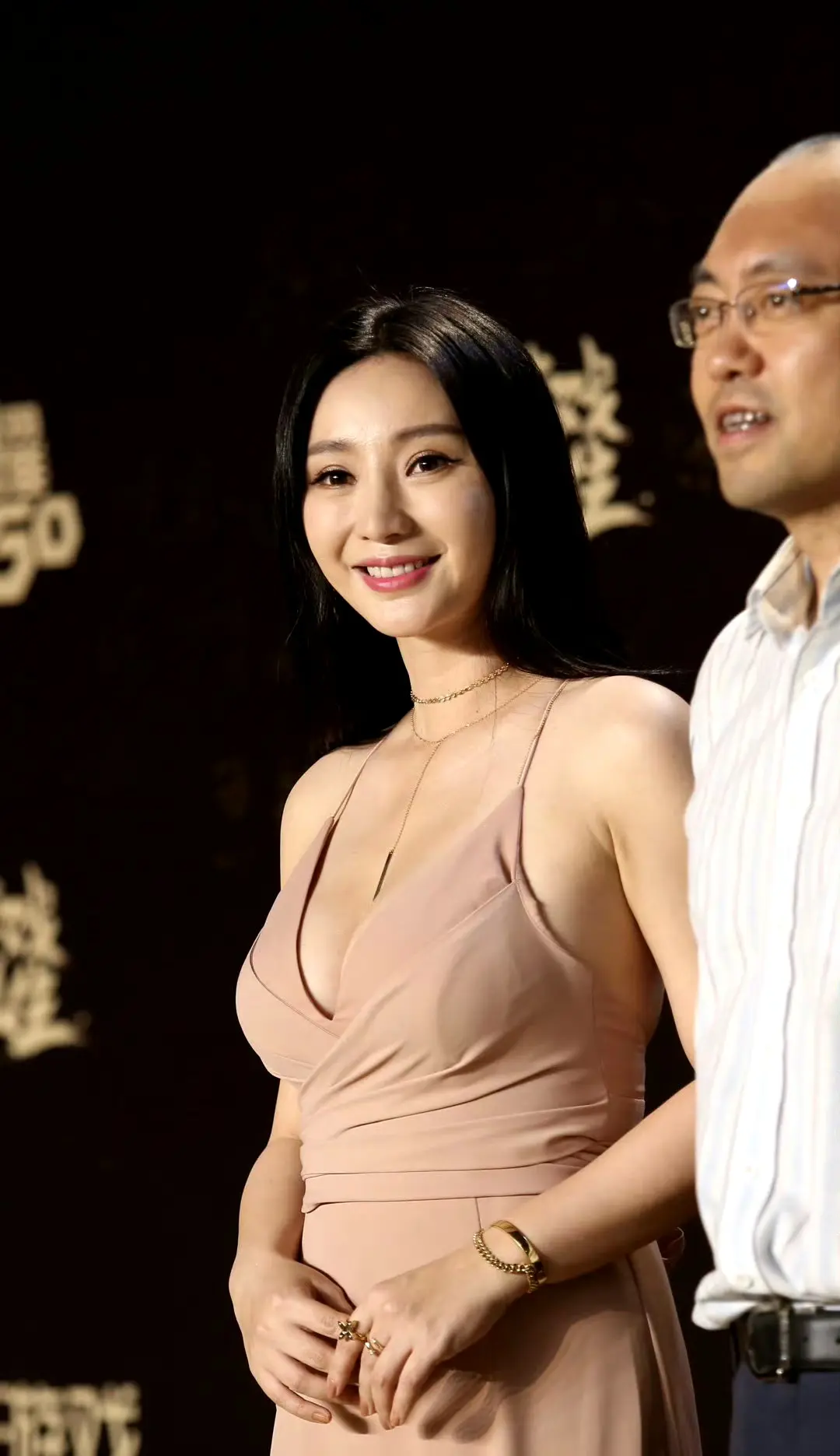 柳岩还不嫁人吗，时间可是把杀猪刀