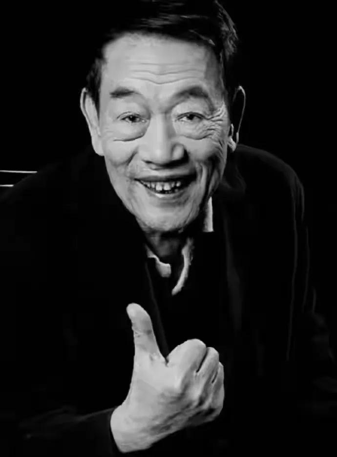杨少华去世了，
享年94岁，
以前和马三立搭档，
全国人民都认识，
他可是相声圈