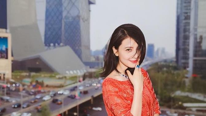事实证明，人前正经人后疯狂，“惯三”高圆圆彻底暴露了真面目！