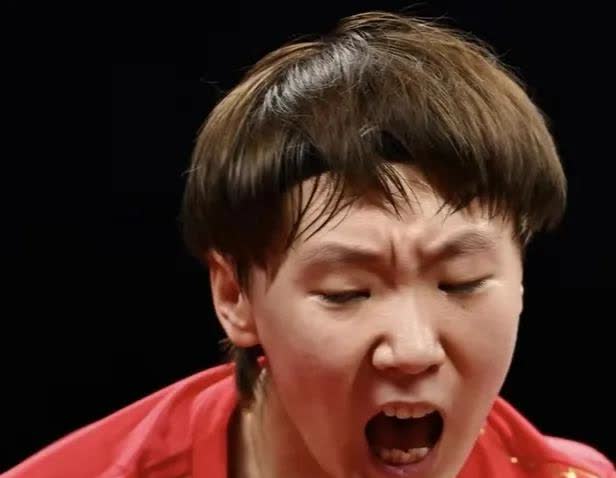 重庆冠军赛女乒八强再添一人。
      王曼昱正常发挥，以3:0的大比分战胜