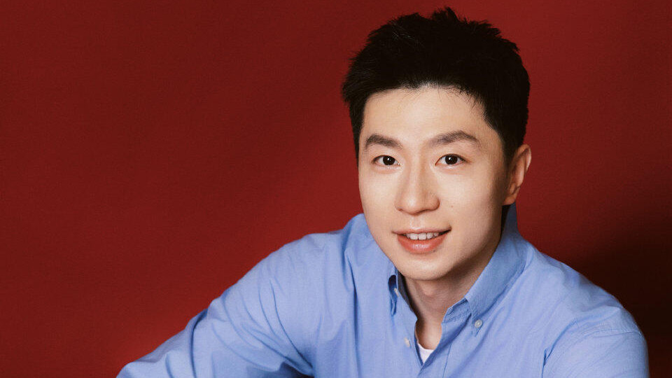 马龙坚持参赛的体育精神与年轻选手传承故事