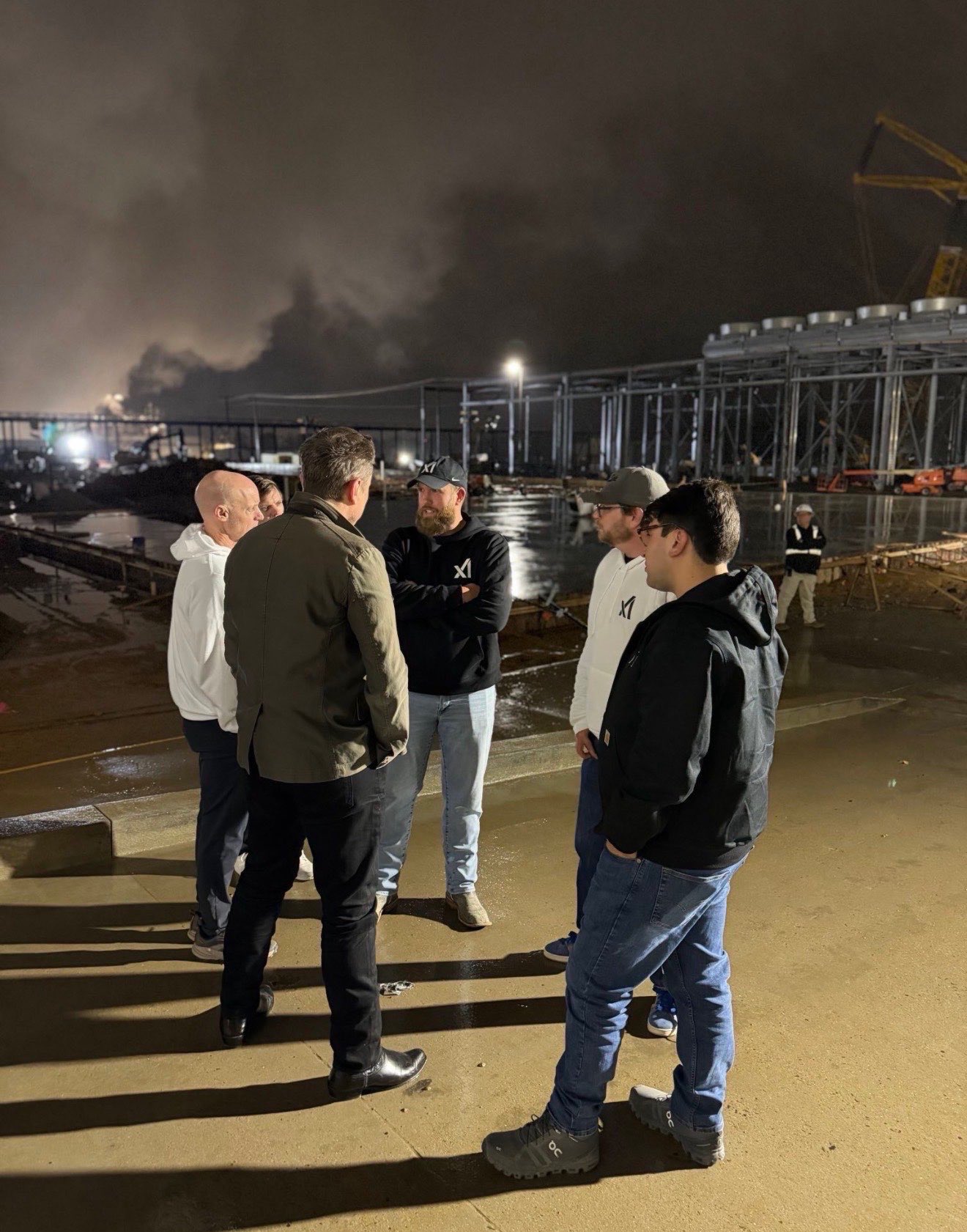 马斯克与Brent Mayo在 xAI 的新型 Colossus 2 超级计算机