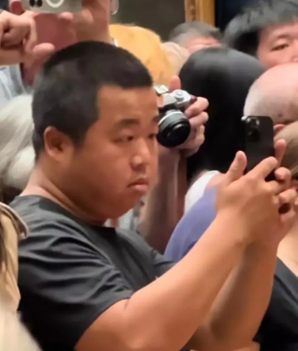 老祖宗说:人不可貌相，诚不欺我呀[笑哭]
这位长得有点像唐儿的 是位绝世高手[
