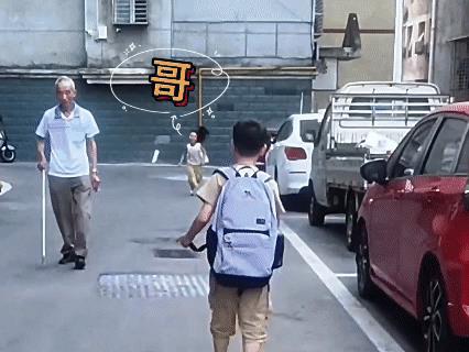 世上真爱皆暖心，唯有血性之爱，方能打动人心！
“哥”，一声清脆的童音响起，妹妹朝