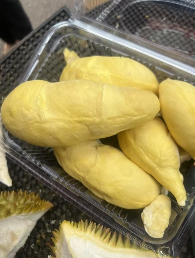 被一对情侣的“榴莲战争”整无语了！成都一小伙花 190 元买榴莲，告诉女友“冰过