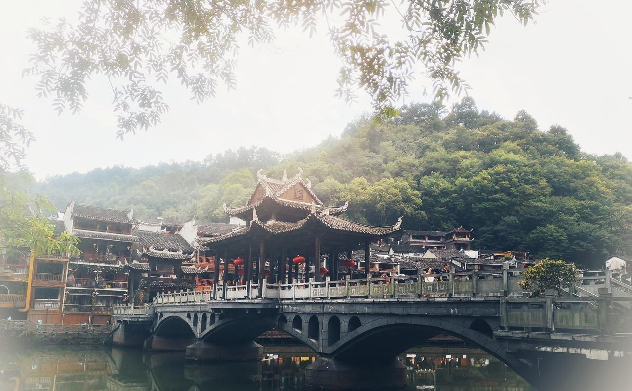 单位里领导眼中下属能力差；
其实多数时候并不是指专业能力上面；
而是更多在感性层