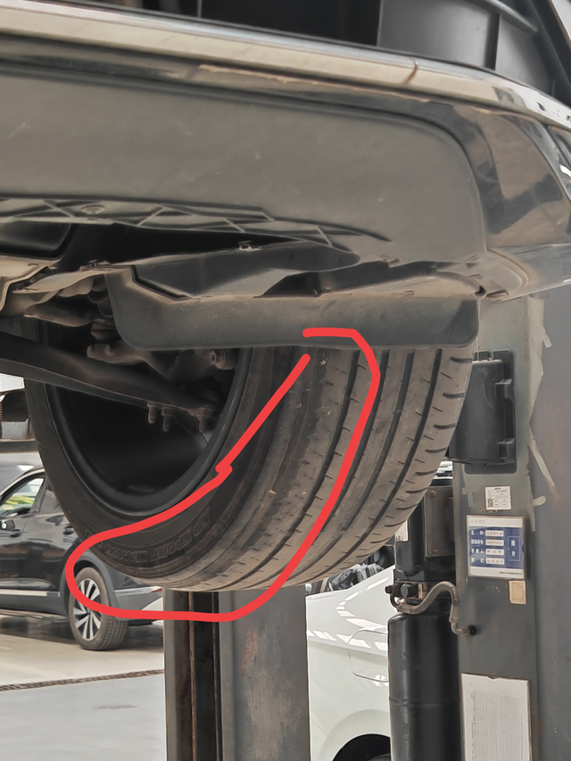 迈腾吃胎严重
开到5万多公里，四条轮胎报废了，具体表现大家看图片，4儿子店说这个