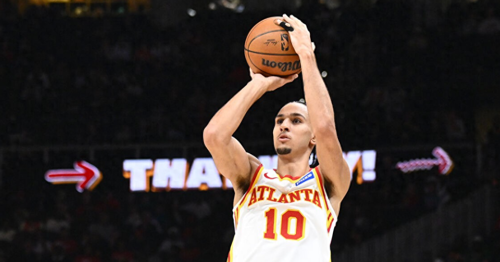 NBA常规赛继续进行，新奥尔良鹈鹕100-117亚特兰大老鹰。
本场比赛，老鹰首