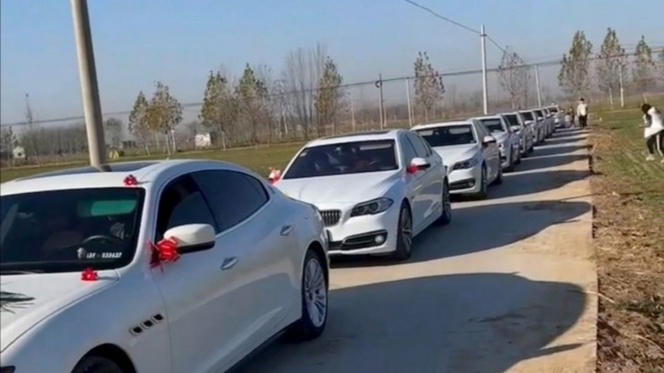 在农村，如果红事和白事相遇，是红事让白事，还是白事让红事？