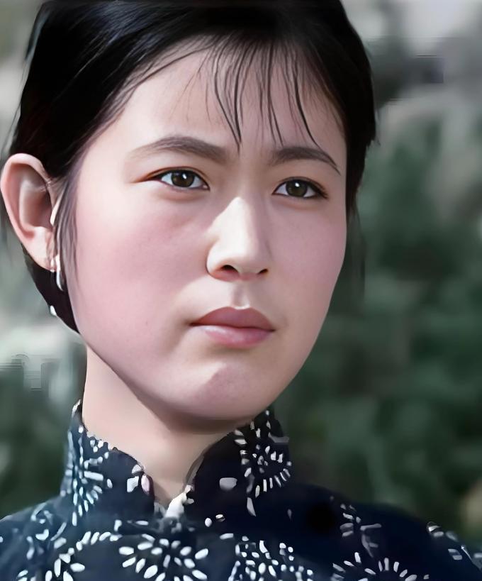 倪萍有三段婚姻。她第一段婚姻是在大学期间，婚后还生了女儿，不过后来因她去北京发展