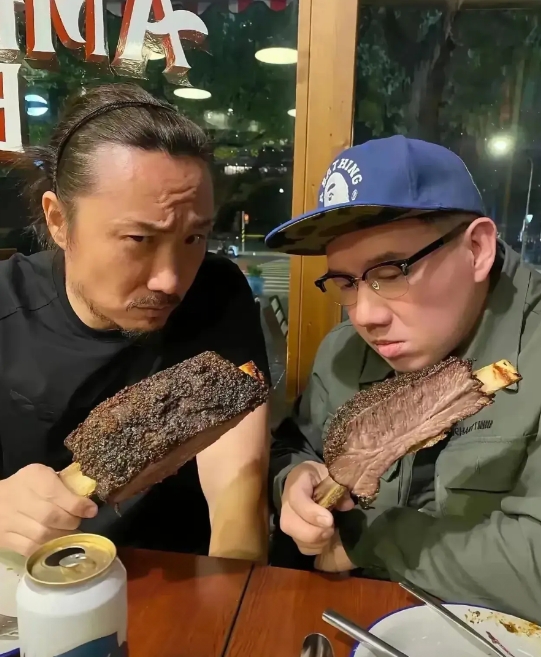 郑中基力挺杜汶泽！这俩"问题兄弟"还能翻红吗？

郑中基和杜汶泽这对"问题兄弟"