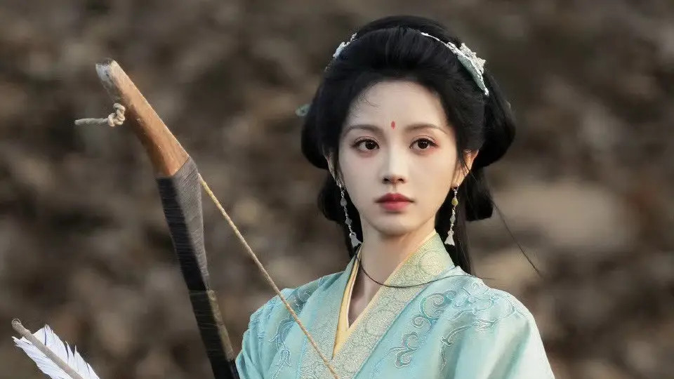 《嫁金钗》田曦薇“双面恶女”逆袭，闫桉古装首秀英姿飒爽