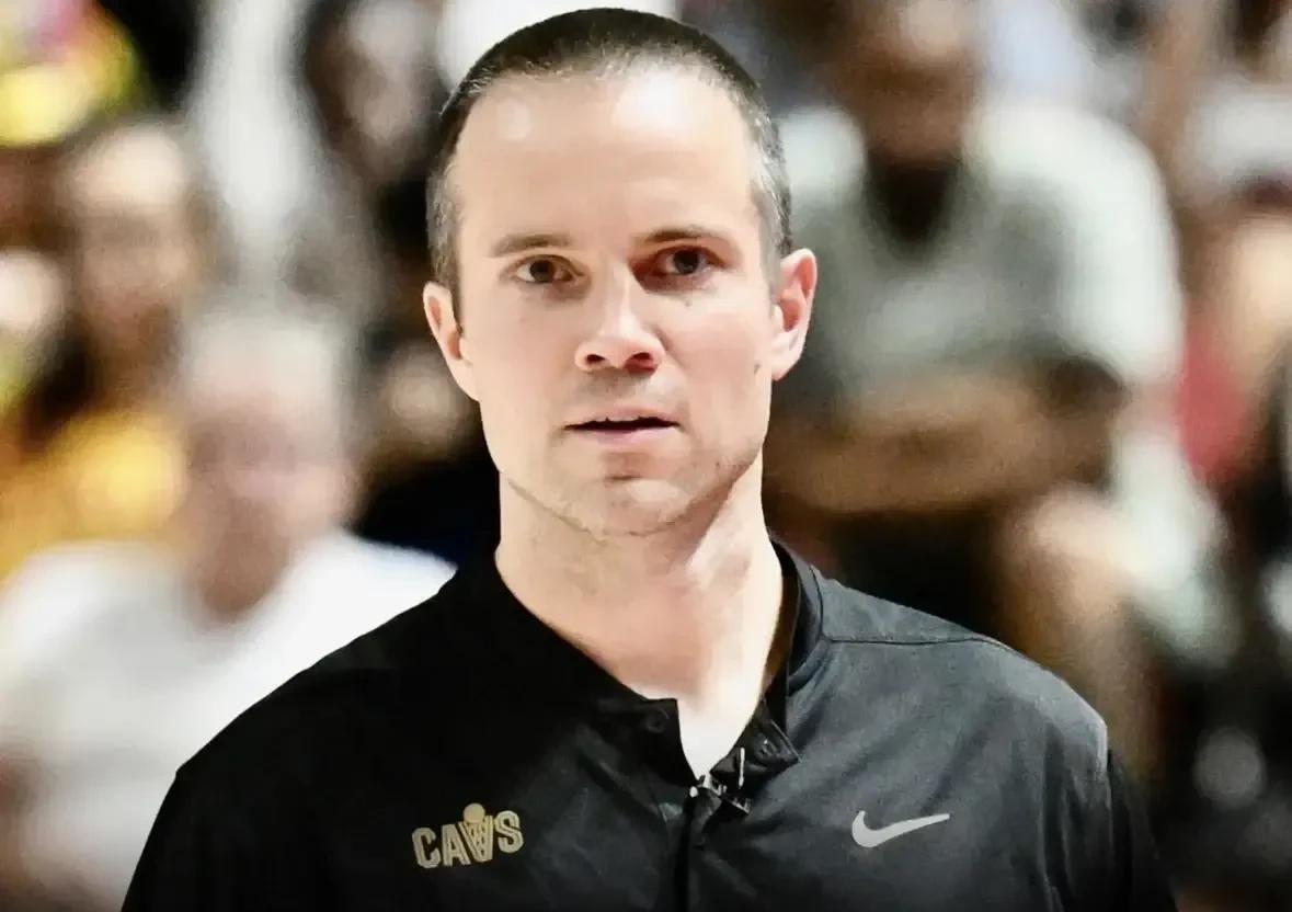 6月05NBA资讯：
太阳将聘请骑士助理教练乔丹-奥特作为球队新任主帅，太阳在4