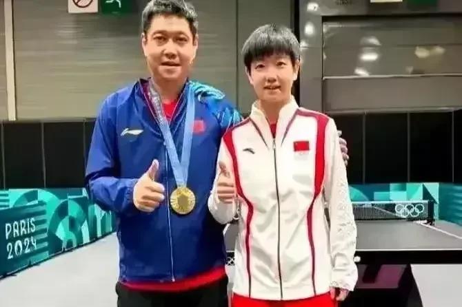 如果邱贻可真心为莎莎好，
就应该放弃莎莎，选择蒯曼，
可能会让人感到不可思议，