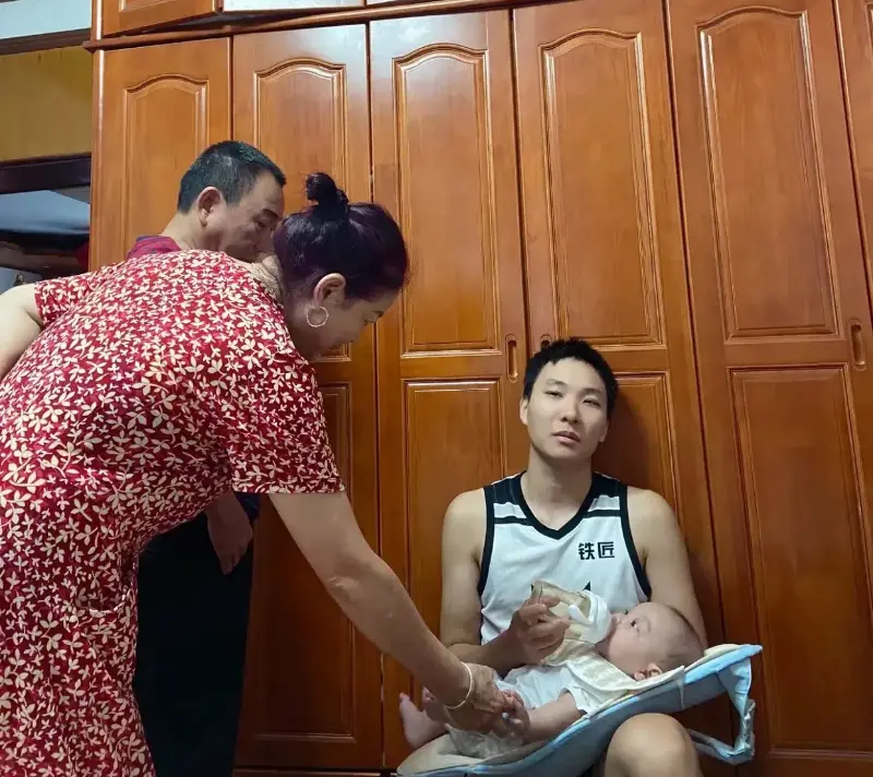 这就叫江湖地位，谁是老大，一目了然