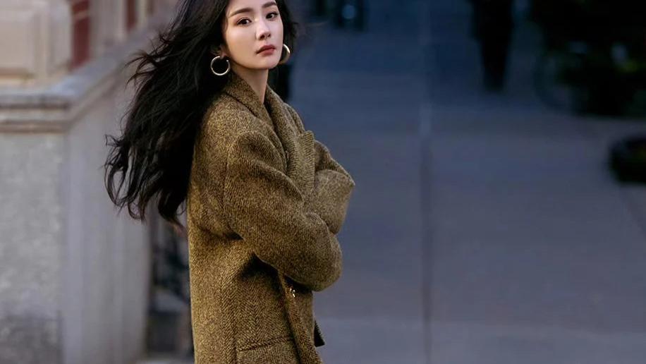 秋冬穿“大衣+裙子”，时髦又好看！