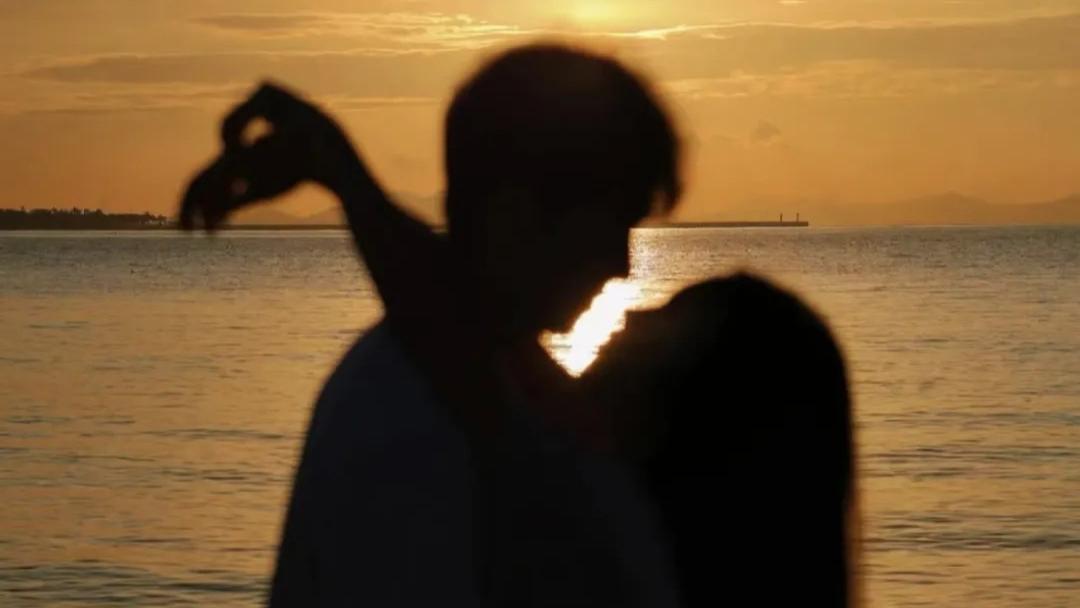 “男人爱不爱你，身体反应最真实”