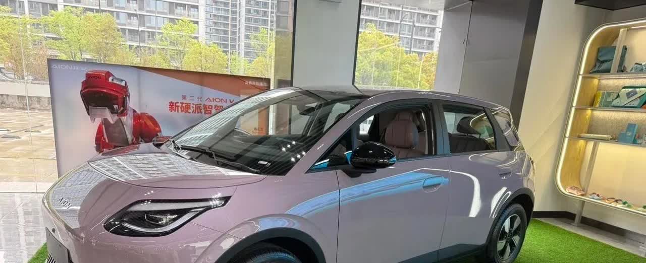 记住这口诀，买车不纠结:
要面子——买奔驰
随大流——买比亚迪
要豪华——