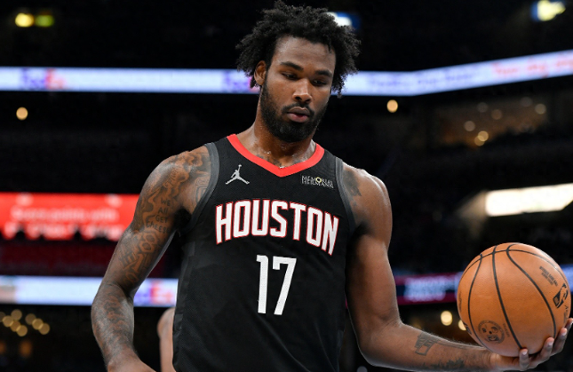 查了一下，伊森生涯缺席场次：约为 96 场（常规赛）​生涯缺席率：约为 35.8