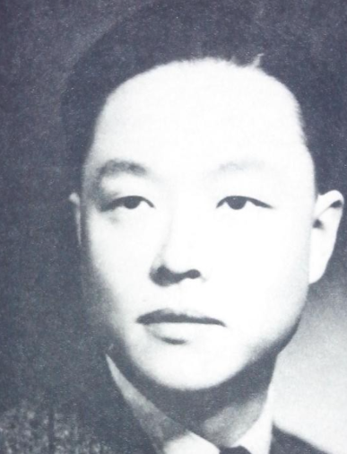 1946年8月，大汉奸万里浪被枪决后，家人在收殓时，却发现这不是万里浪尸体，特务