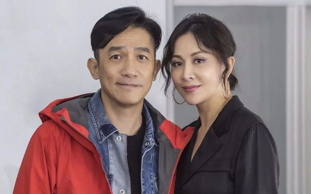 梁朝伟为什么会选刘嘉玲当老婆？
背后原因有3点：

1.性格，刘嘉玲是个情商非常