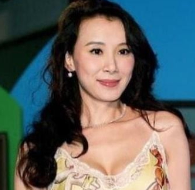 1998年，“台湾第一美女”萧蔷被土豪看上，夸海口，要出50万，买下她的第一次，