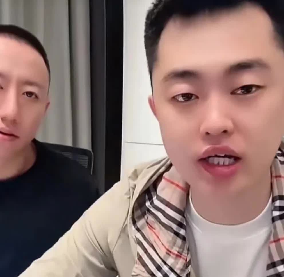 巴扎黑称 洋洋洋祸不单行 ， 进看守所 ，骑摩托撞车 ，母亲去世！

   