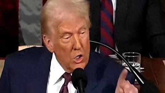 美国制裁委内瑞拉？搬起石头砸自己的脚