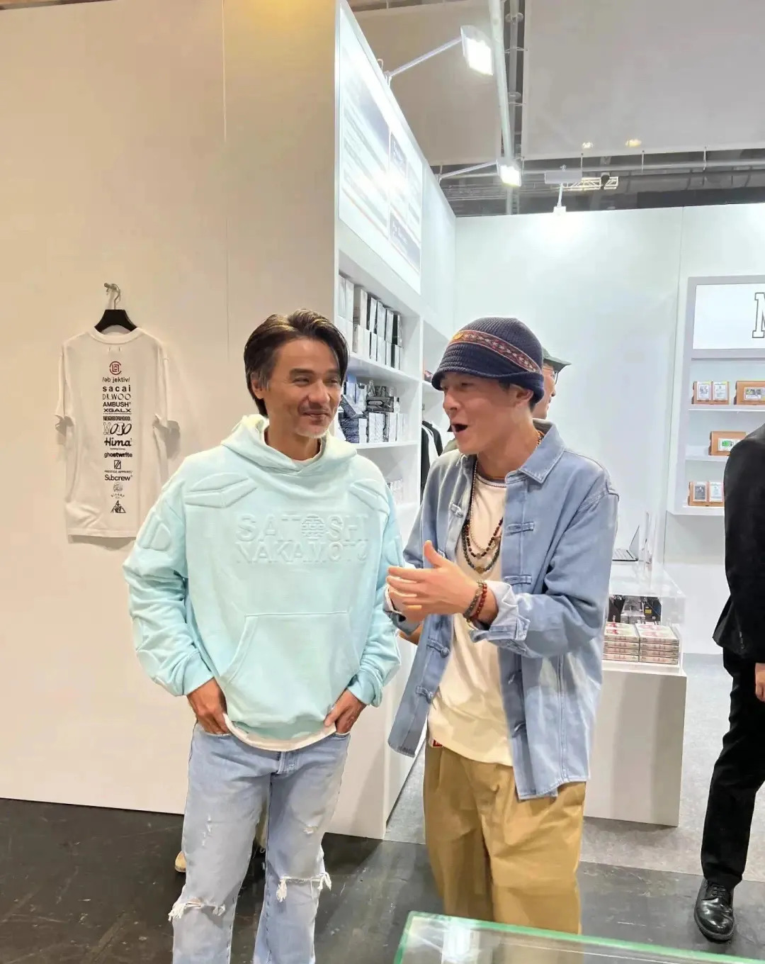 陈冠希颜值回春引热议











不敢相信！曾经沧桑的陈冠希竟然帅回来