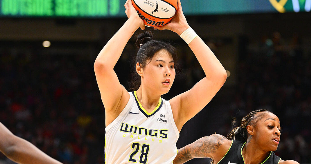 李月汝8+10+1佩奇14+4+6 飞翼客场大胜风暴

北京时间7月23日，WN